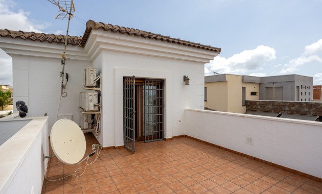 Herverkoop - Detached Villa -
Los Montesinos - La Herrada