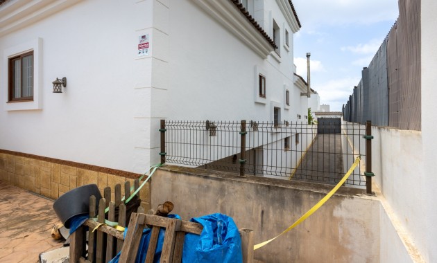 Herverkoop - Detached Villa -
Los Montesinos - La Herrada