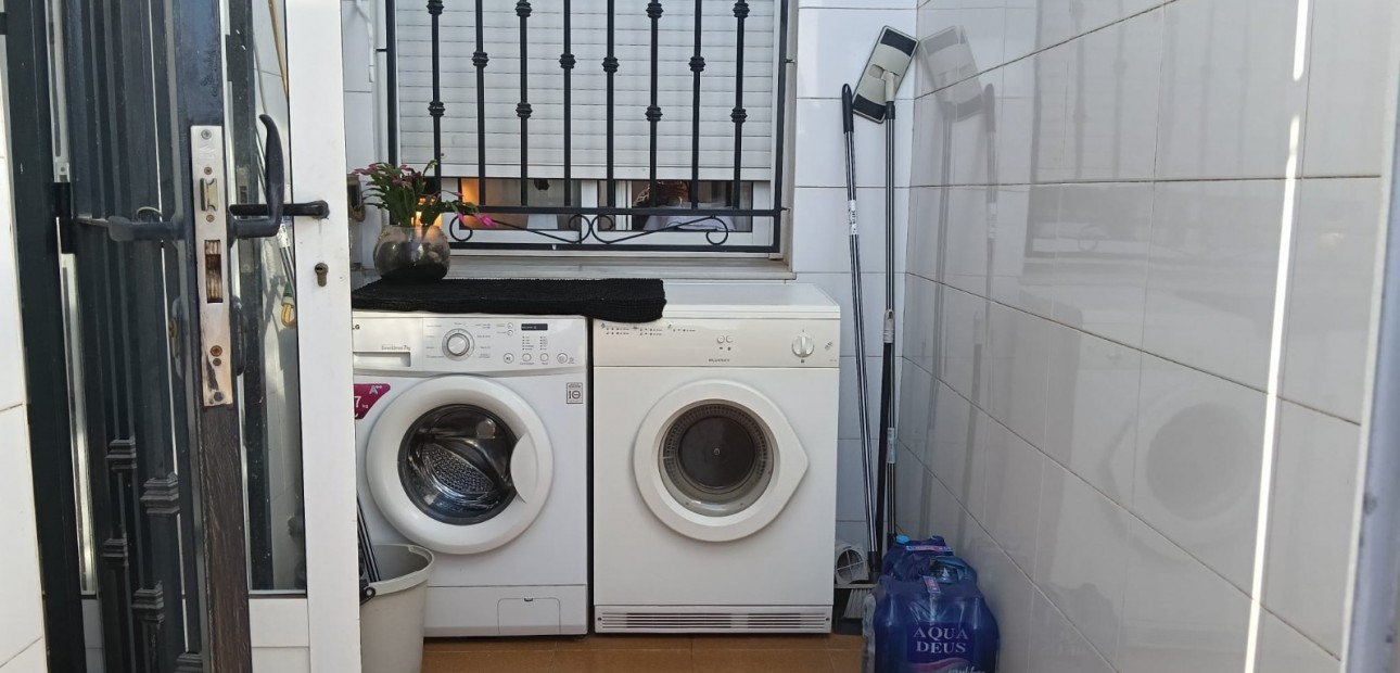 Venta - Apartamento / piso -
Los Montesinos - La Herrada