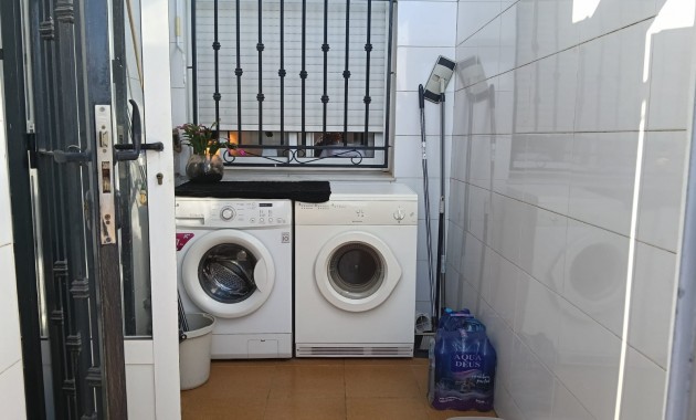Venta - Apartamento / piso -
Los Montesinos - La Herrada