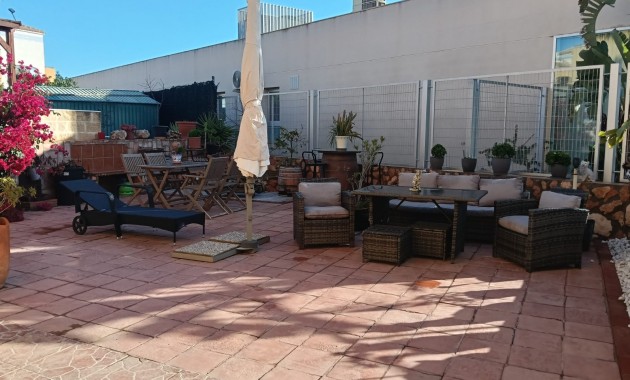 Venta - Apartamento / piso -
Los Montesinos - La Herrada