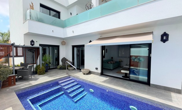 Venta - Detached Villa -
Los Montesinos - La Herrada