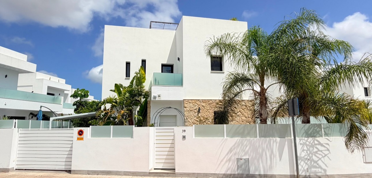 Venta - Detached Villa -
Los Montesinos - La Herrada