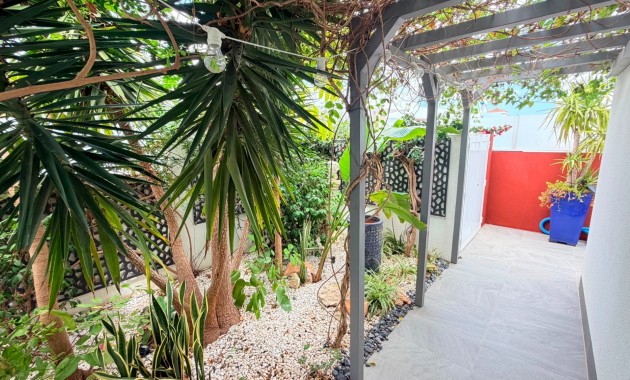 Venta - Detached Villa -
Los Montesinos - La Herrada