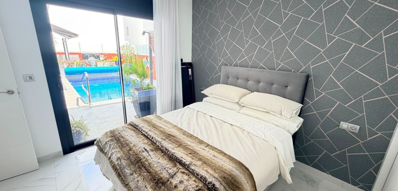 Venta - Detached Villa -
Los Montesinos - La Herrada