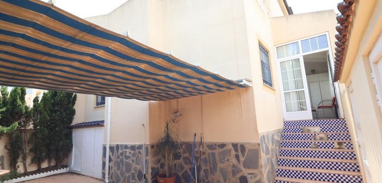 Venta - Terraced house -
Torrevieja - Los balcones