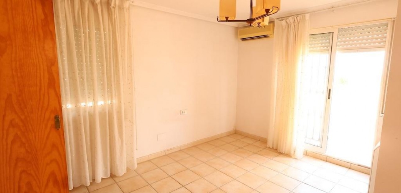 Venta - Terraced house -
Torrevieja - Los balcones