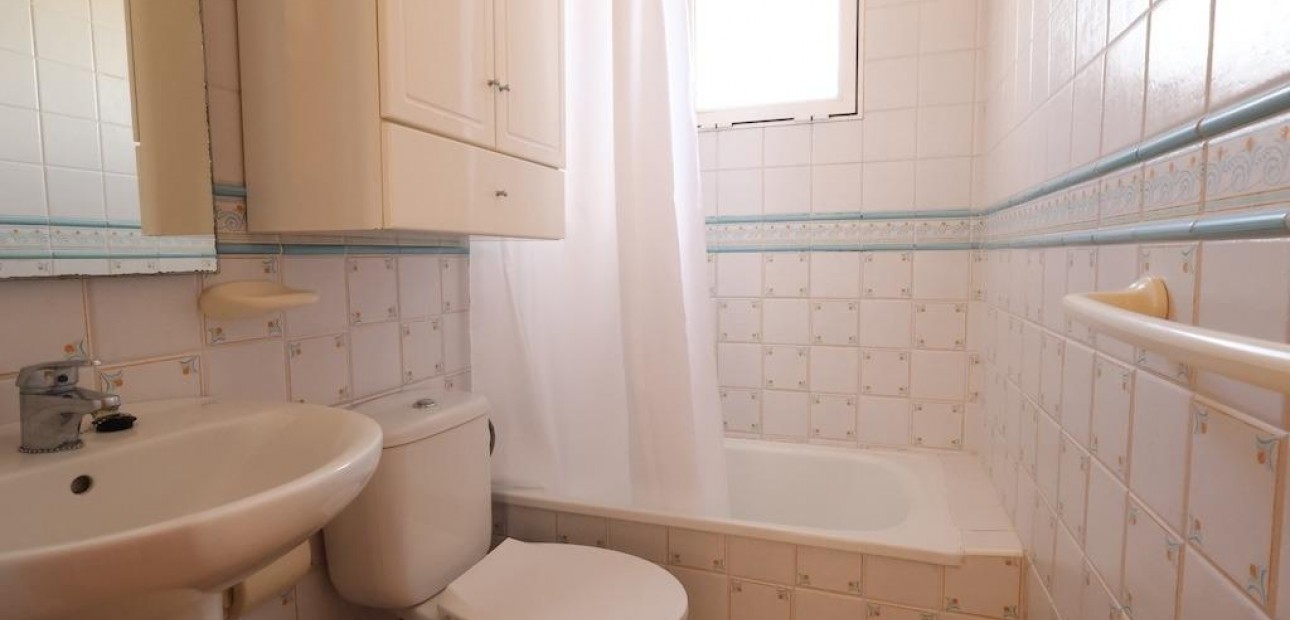 Venta - Terraced house -
Torrevieja - Los balcones