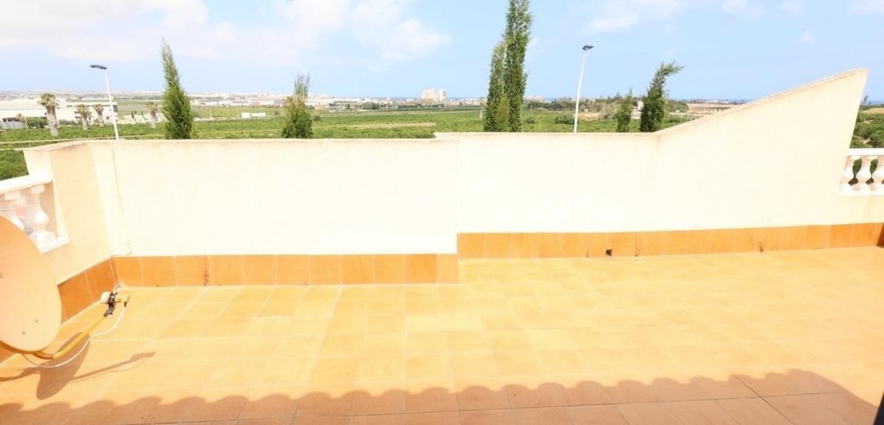 Venta - Terraced house -
Torrevieja - Los balcones