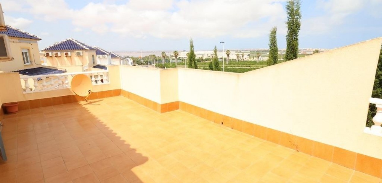 Venta - Terraced house -
Torrevieja - Los balcones