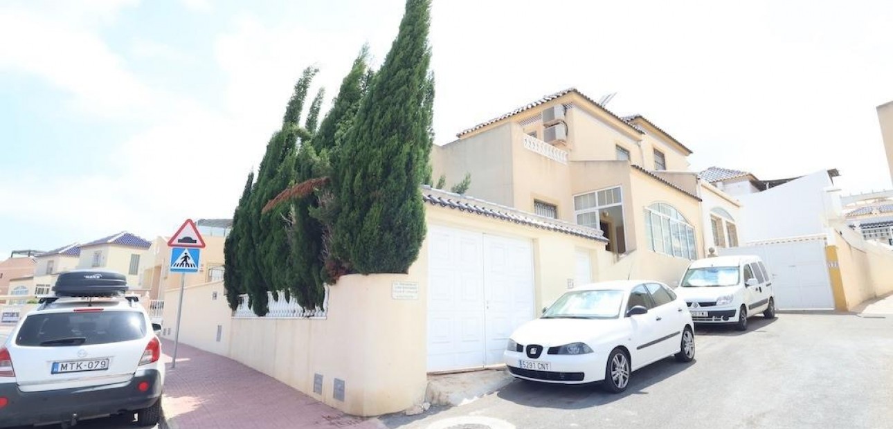 Venta - Terraced house -
Torrevieja - Los balcones
