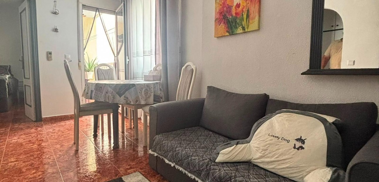 Venta - Apartamento / piso -
Torrevieja - Centro