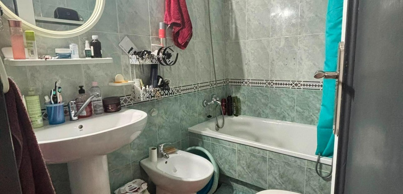 Venta - Apartamento / piso -
Torrevieja - Centro