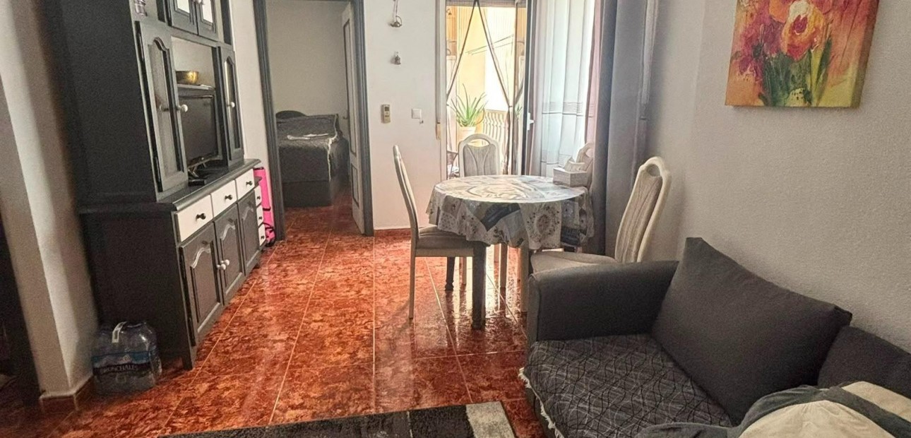 Venta - Apartamento / piso -
Torrevieja - Centro