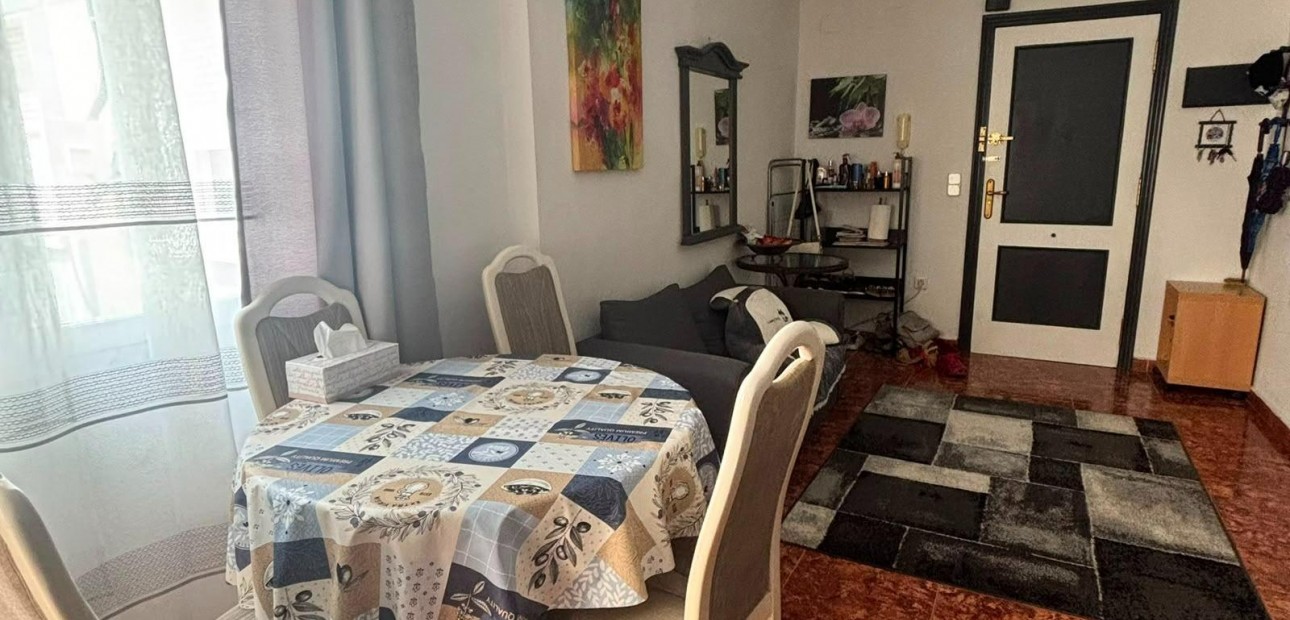 Venta - Apartamento / piso -
Torrevieja - Centro