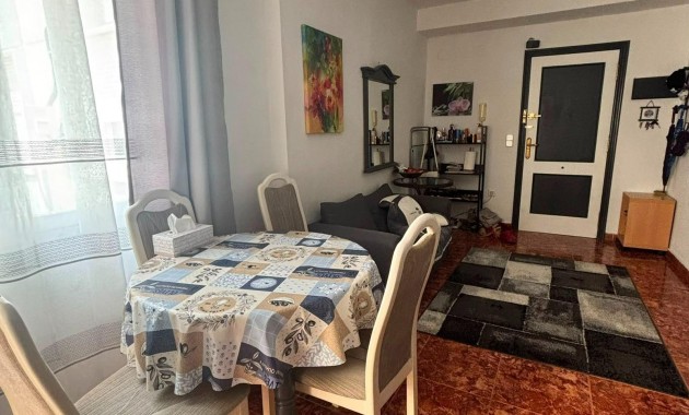 Venta - Apartamento / piso -
Torrevieja - Centro