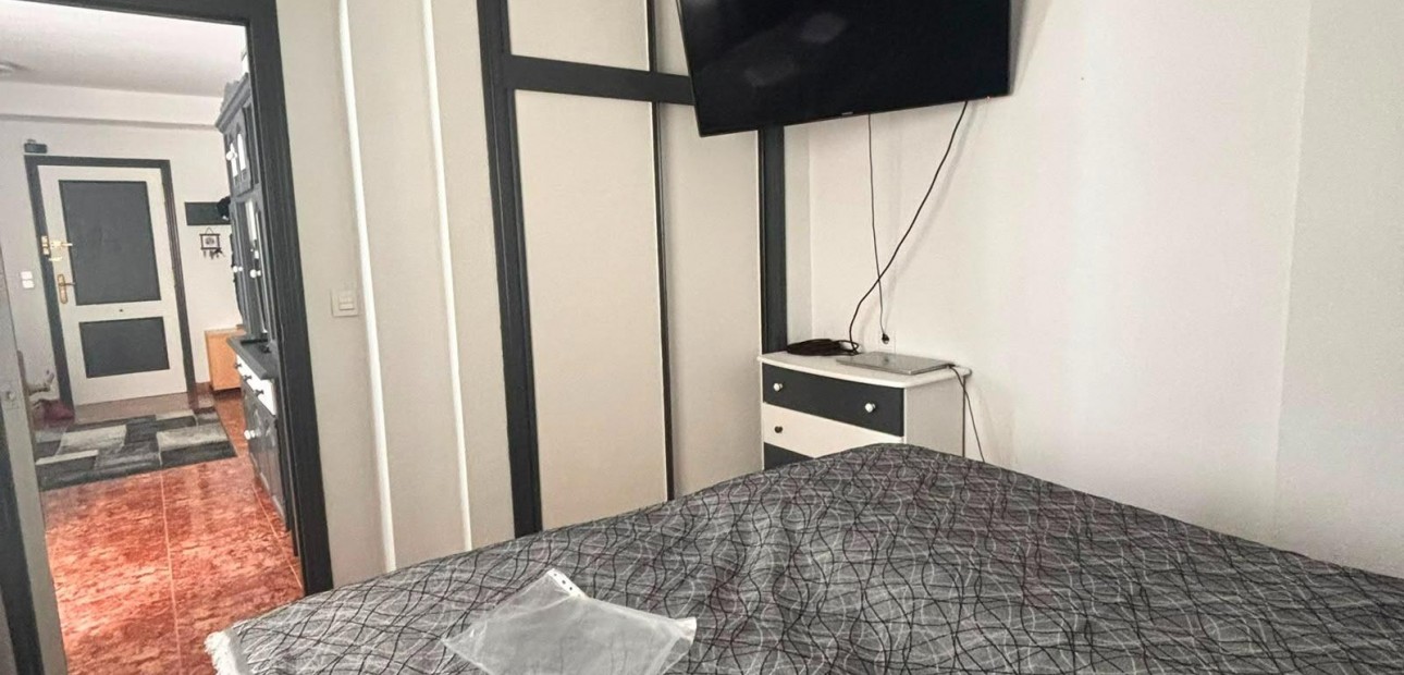 Venta - Apartamento / piso -
Torrevieja - Centro