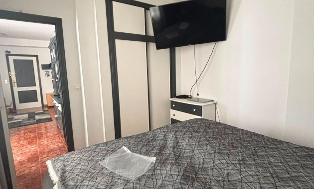 Venta - Apartamento / piso -
Torrevieja - Centro