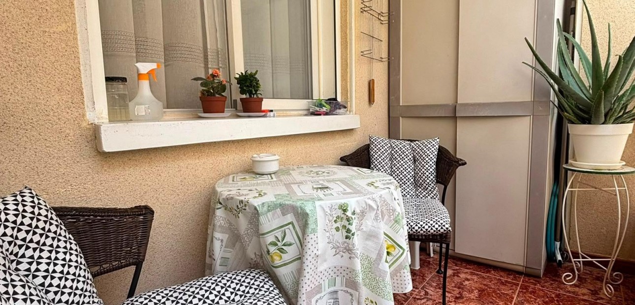Venta - Apartamento / piso -
Torrevieja - Centro