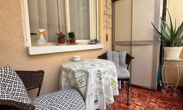 Venta - Apartamento / piso -
Torrevieja - Centro