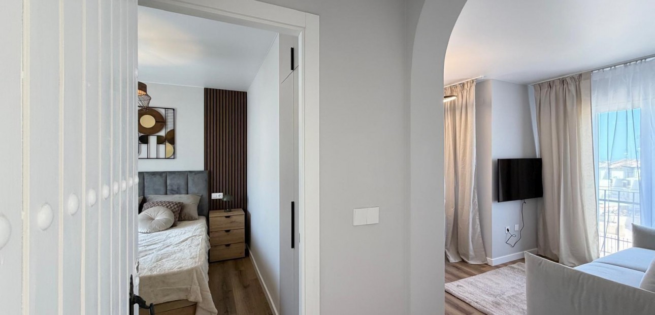 Venta - Apartamento / piso -
San Miguel de Salinas - 03193