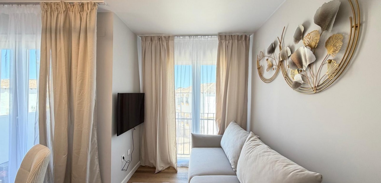 Venta - Apartamento / piso -
San Miguel de Salinas - 03193