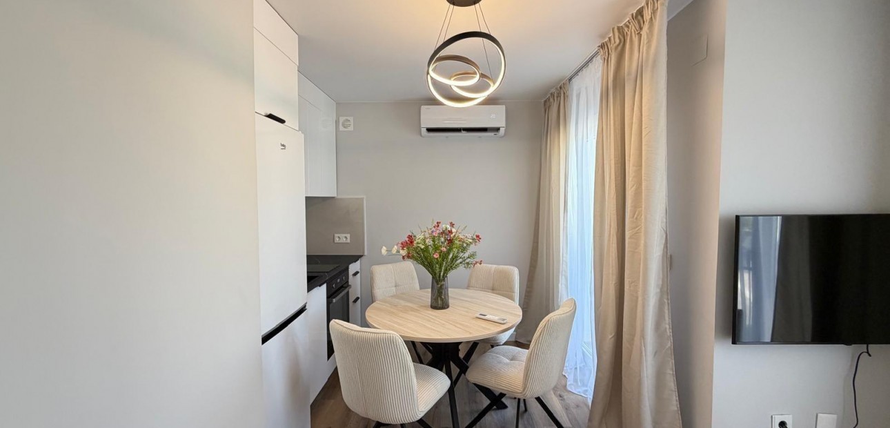 Venta - Apartamento / piso -
San Miguel de Salinas - 03193