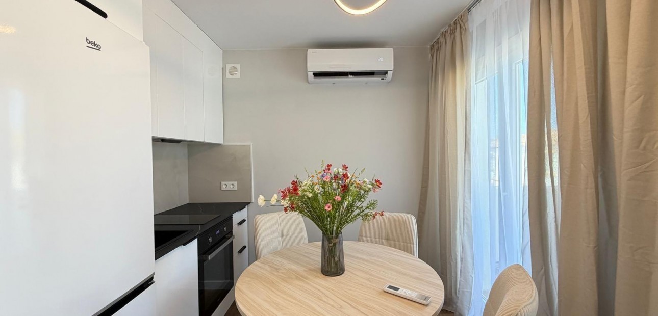 Venta - Apartamento / piso -
San Miguel de Salinas - 03193