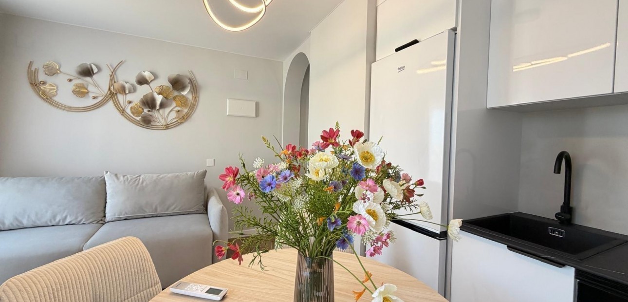Venta - Apartamento / piso -
San Miguel de Salinas - 03193