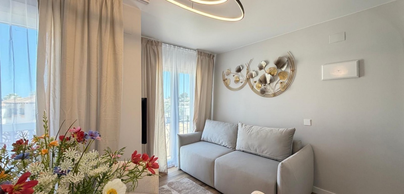 Venta - Apartamento / piso -
San Miguel de Salinas - 03193