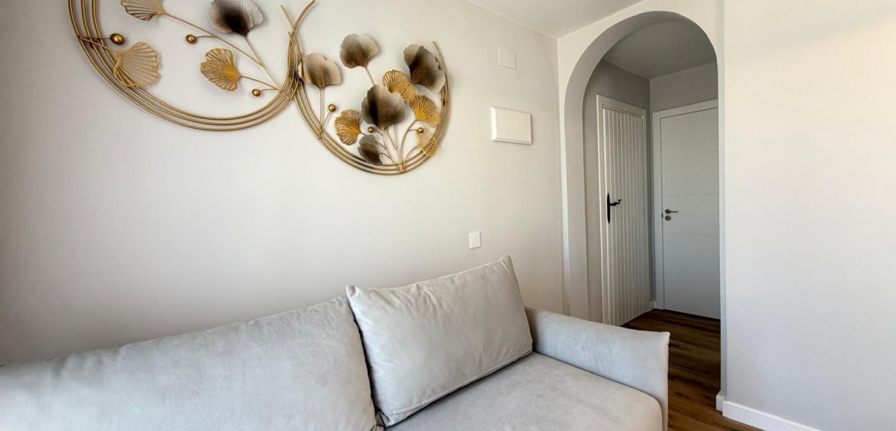 Venta - Apartamento / piso -
San Miguel de Salinas - 03193