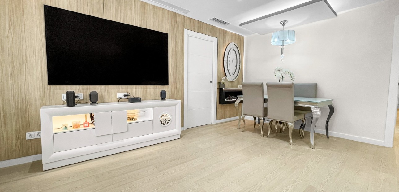 Venta - Apartamento / piso -
Torrevieja - Torrevieja - Centre