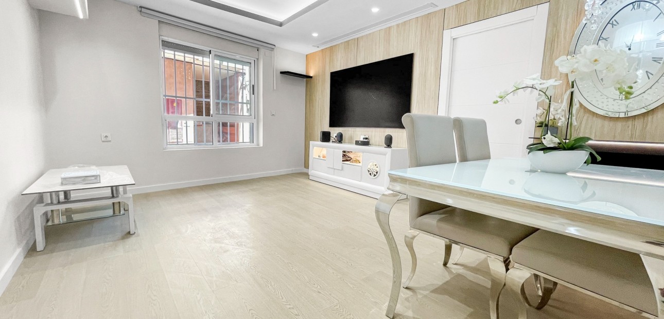 Venta - Apartamento / piso -
Torrevieja - Torrevieja - Centre
