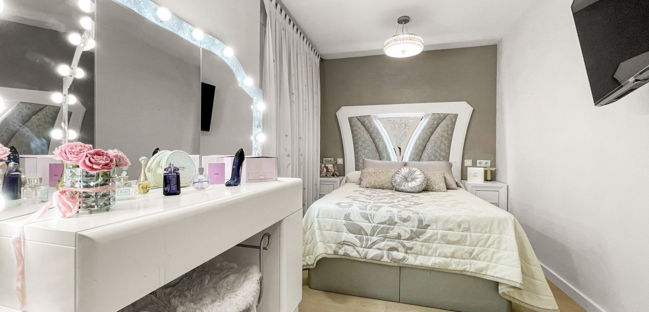 Venta - Apartamento / piso -
Torrevieja - Torrevieja - Centre
