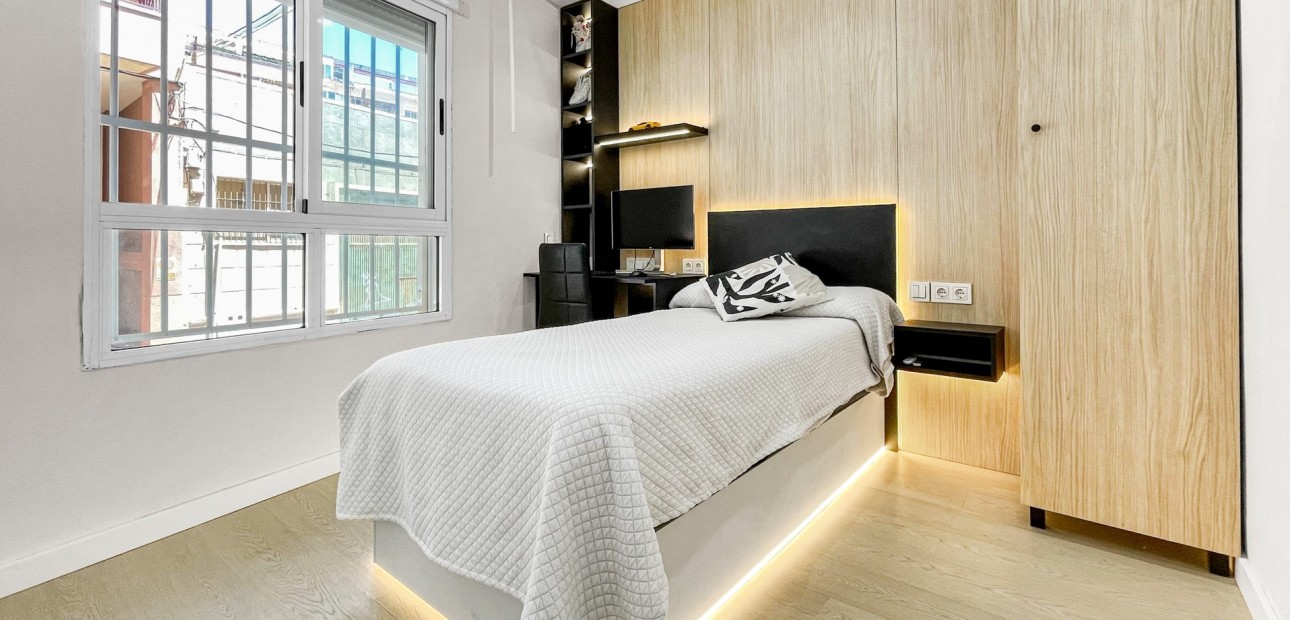 Venta - Apartamento / piso -
Torrevieja - Torrevieja - Centre