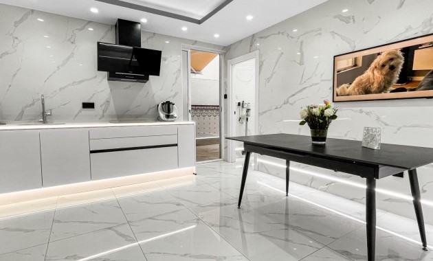 Venta - Apartamento / piso -
Torrevieja - Torrevieja - Centre