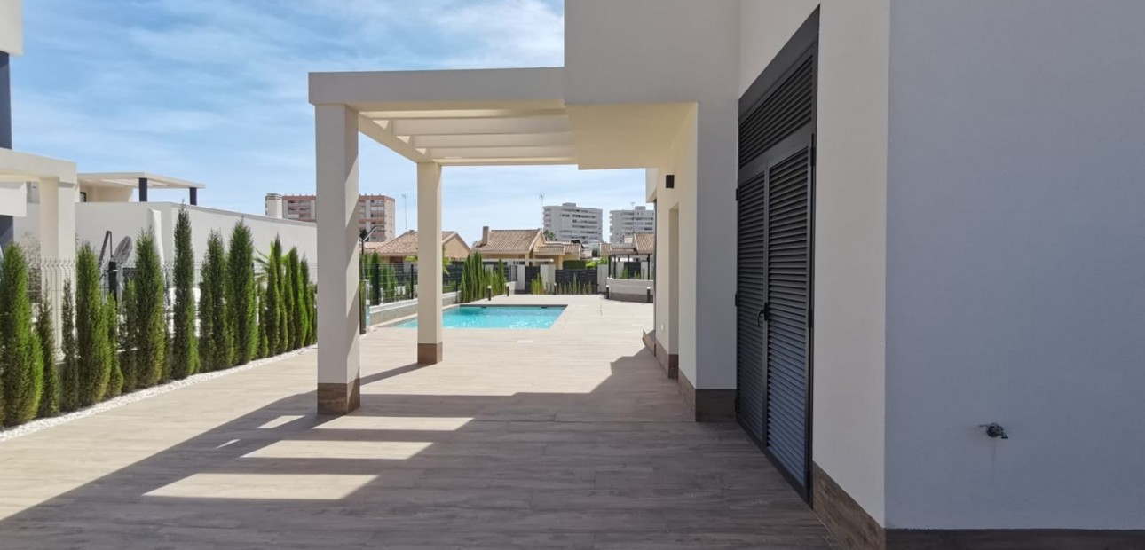 Nueva construcción  - Modelo Gemma -
La Manga del Mar Menor - Playa Honda