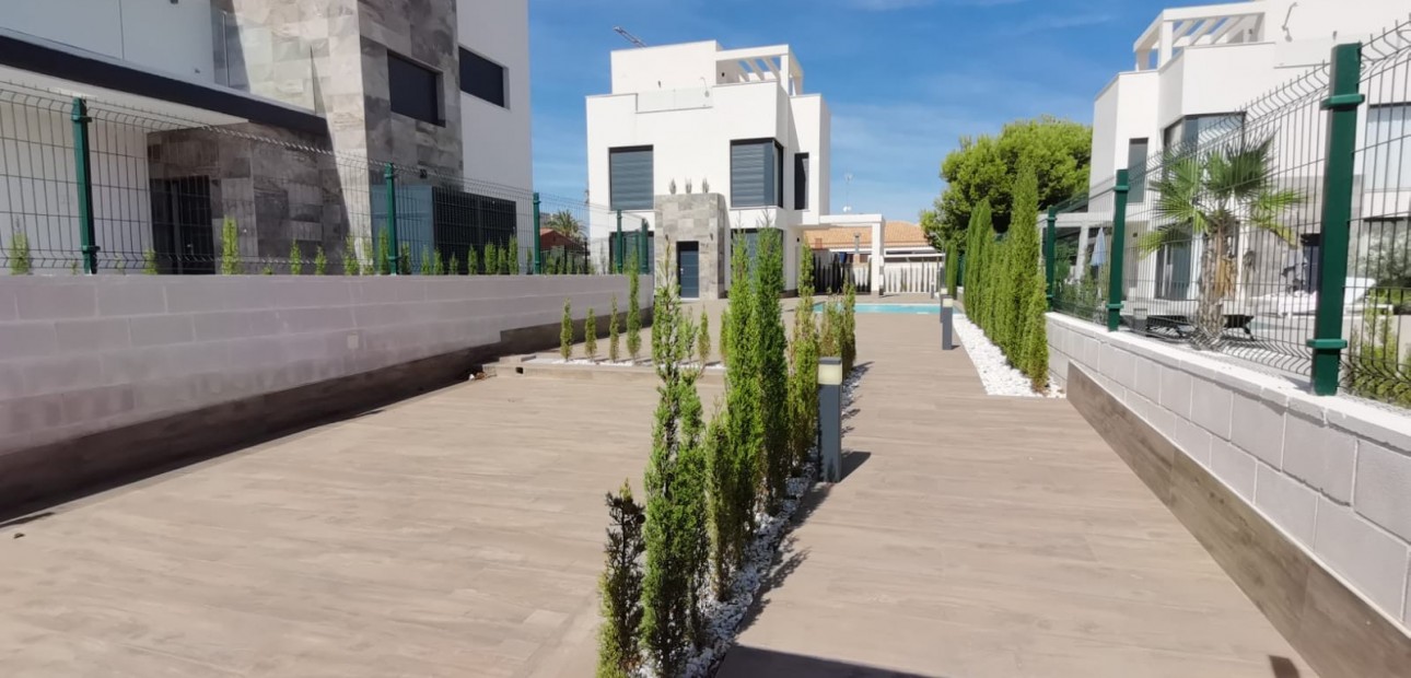 Nueva construcción  - Modelo Gemma -
La Manga del Mar Menor - Playa Honda