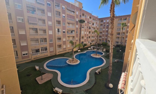 Herverkoop - Studio -
Torrevieja - Centro