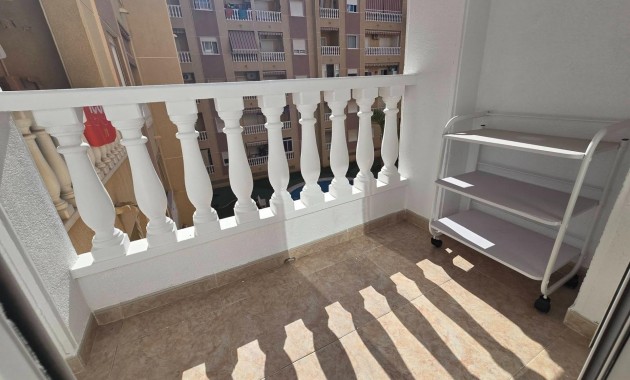 Herverkoop - Studio -
Torrevieja - Centro