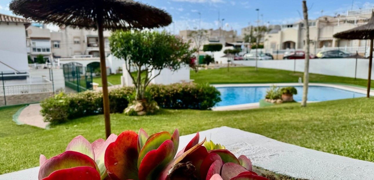 Herverkoop - Bungalow -
Torrevieja - Los balcones