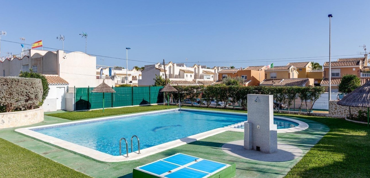 Herverkoop - Bungalow -
Torrevieja - Los balcones