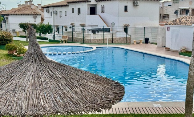Herverkoop - Bungalow -
Torrevieja - Los balcones