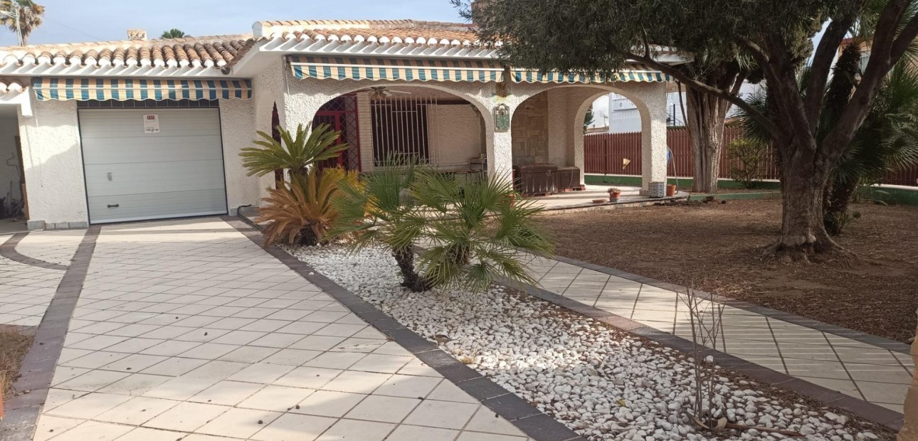 Venta - Villa -
Torrevieja - La Siesta - El Salado - Torreta
