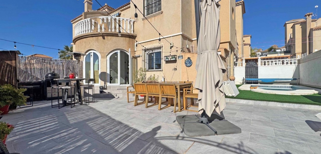 Herverkoop - Quad Villa -
Orihuela Costa - Villamartin