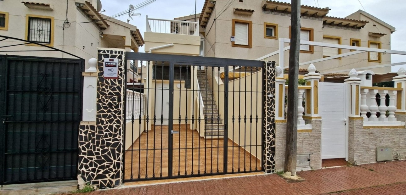 Herverkoop - Appartement / flat -
Orihuela Costa - Punta Prima