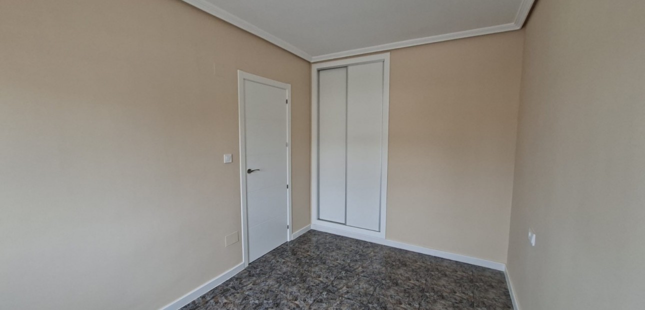 Herverkoop - Appartement / flat -
Orihuela Costa - Punta Prima