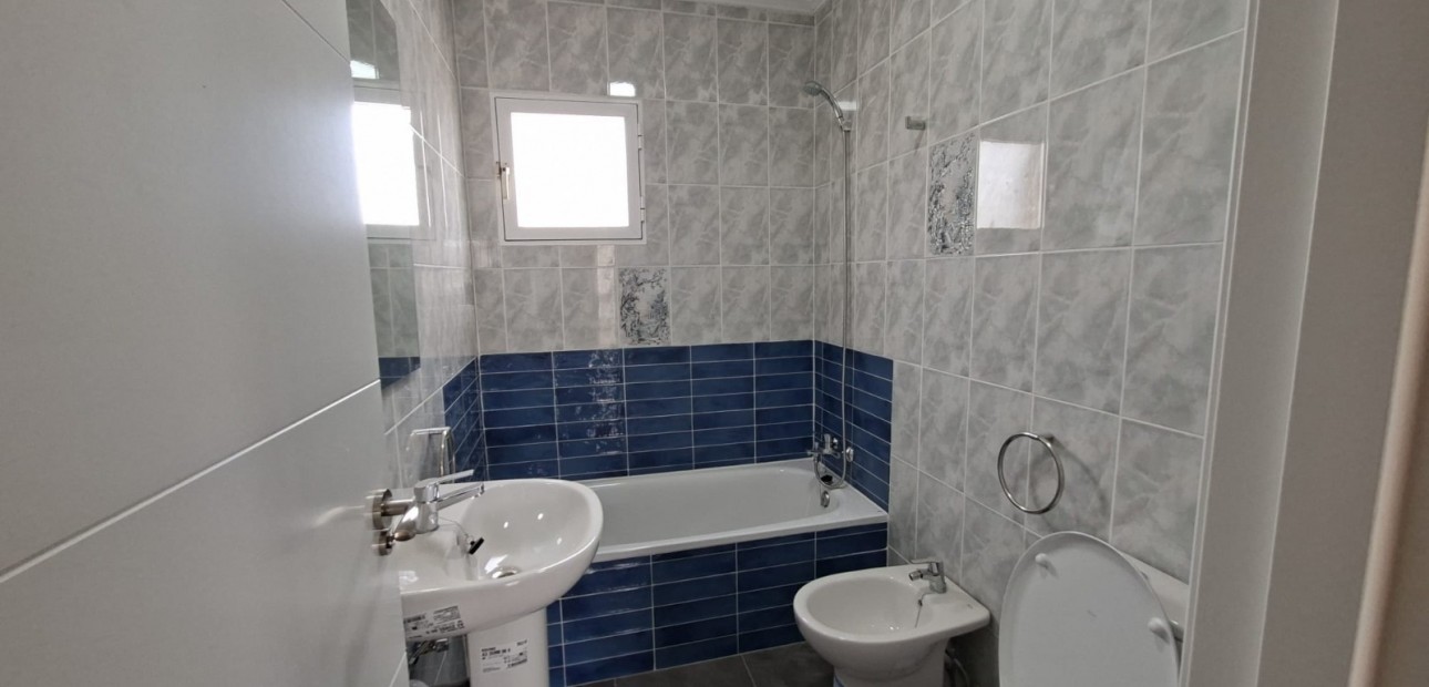 Herverkoop - Appartement / flat -
Orihuela Costa - Punta Prima