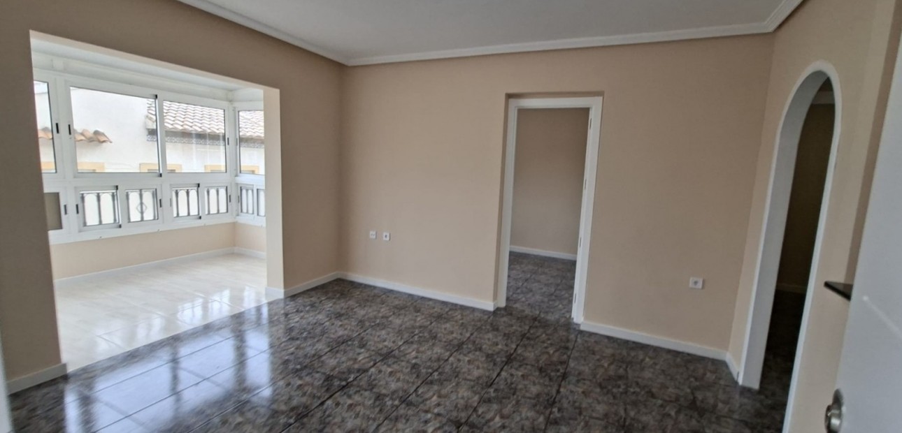 Herverkoop - Appartement / flat -
Orihuela Costa - Punta Prima