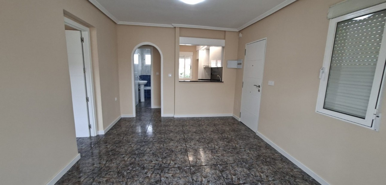 Herverkoop - Appartement / flat -
Orihuela Costa - Punta Prima